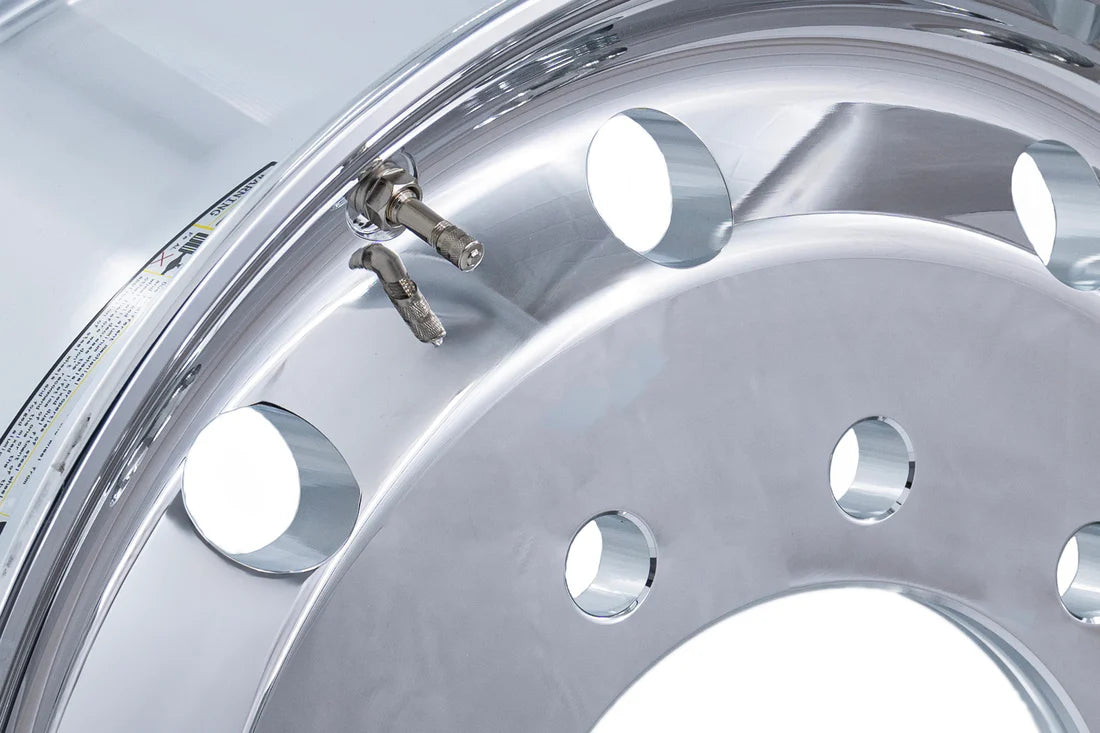 22.5 Aluminum Wheels – Polished Forged 22.5x9 Flat Face Front Hub Pilot Rims